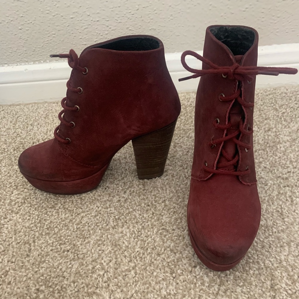 Steve Madden burgundy block lace heels